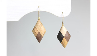 Parquet diamond-shaped earrings